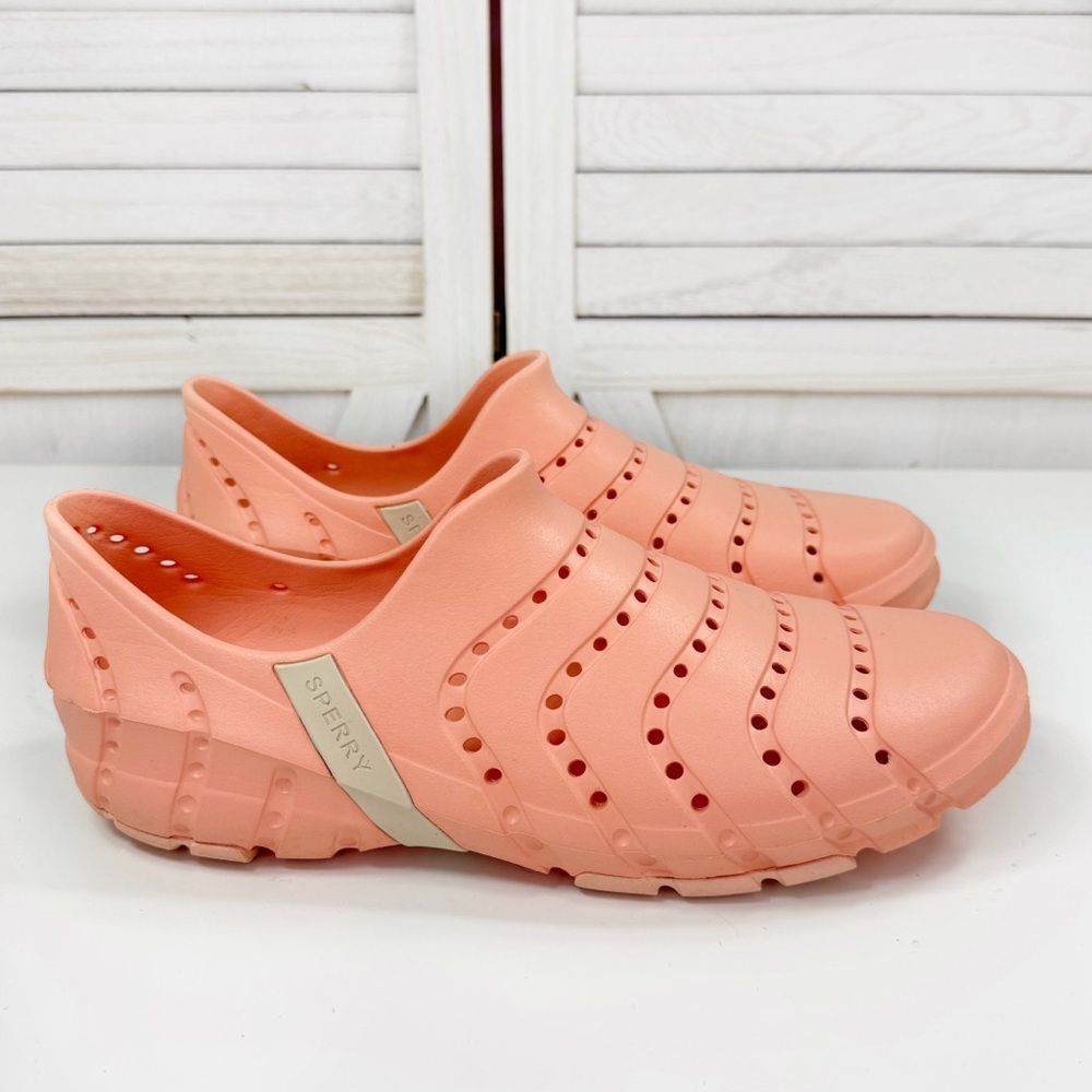 Sperry‎ Water Strider Perforated Slip On Sneaker Shoe Peach Orange 9 Women 8 Men